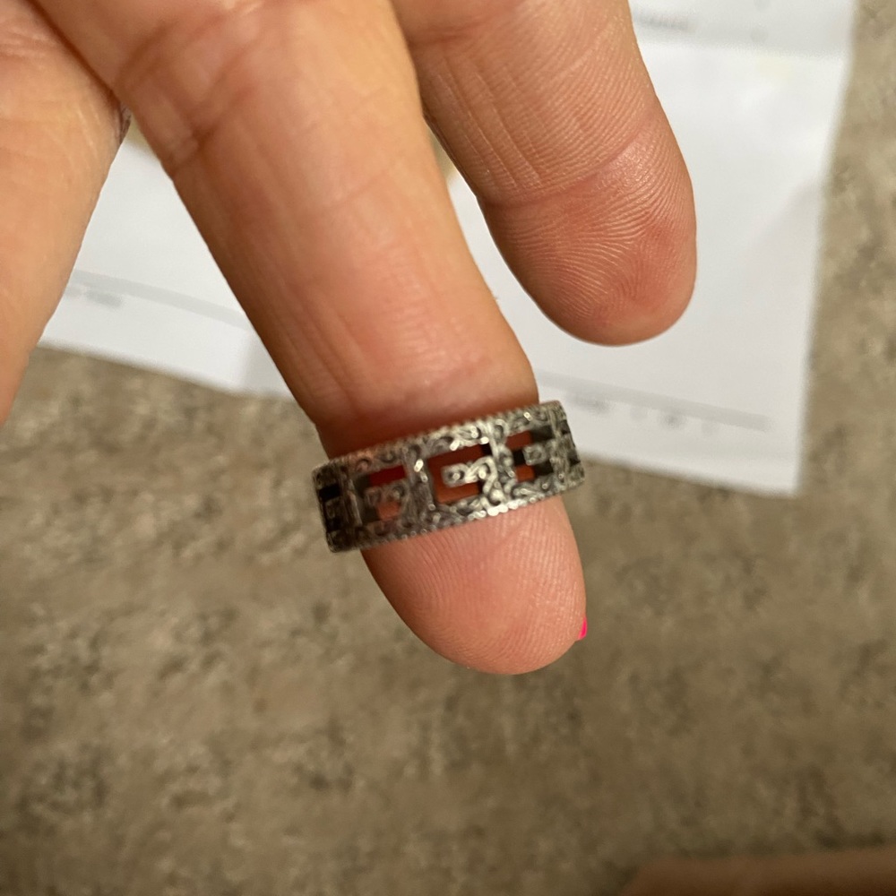 Gucci ring